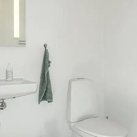 2 Bedroom Cozy In