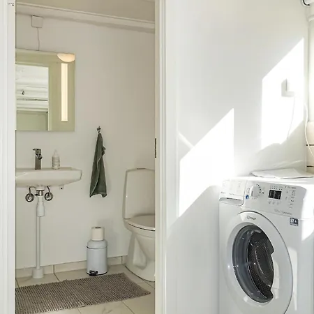 2 Bedroom Cozy In