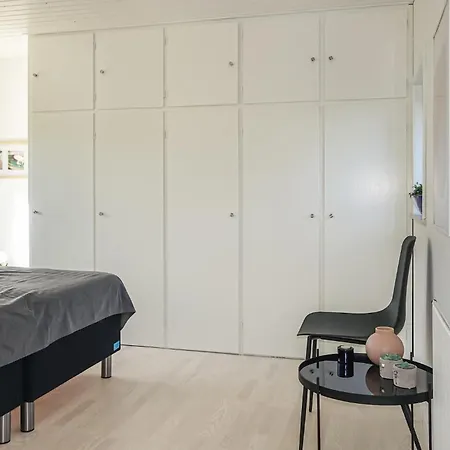 Сasa de vacaciones 2 Bedroom Cozy In