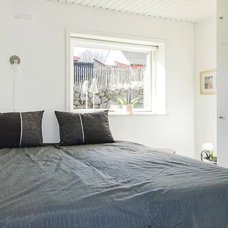 Сasa de vacaciones 2 Bedroom Cozy In *