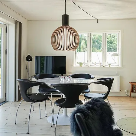 Ferienhaus 2 Bedroom Cozy In *