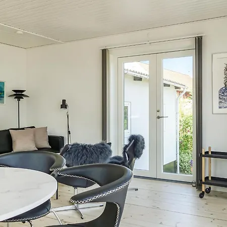 2 Bedroom Cozy In *