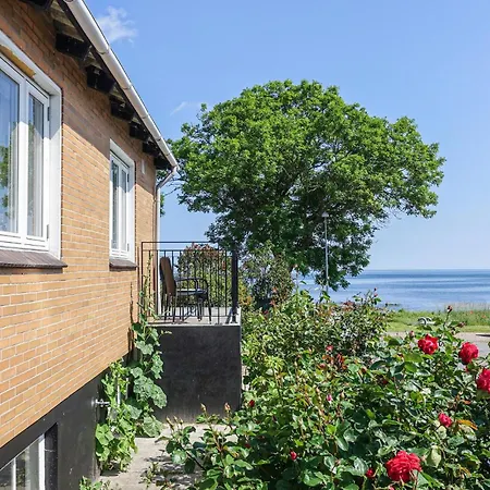 2 Bedroom Cozy In Ferienhaus *